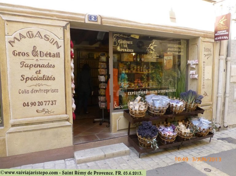 Sabonetes, sachets, calissons, geléias, confitures - aromas e sabores da Provence.