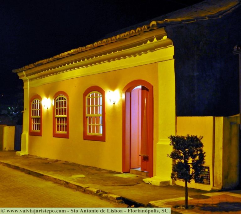 Foto de uma casa no estilo colonial português, típico do bairro de Sto Antonio.