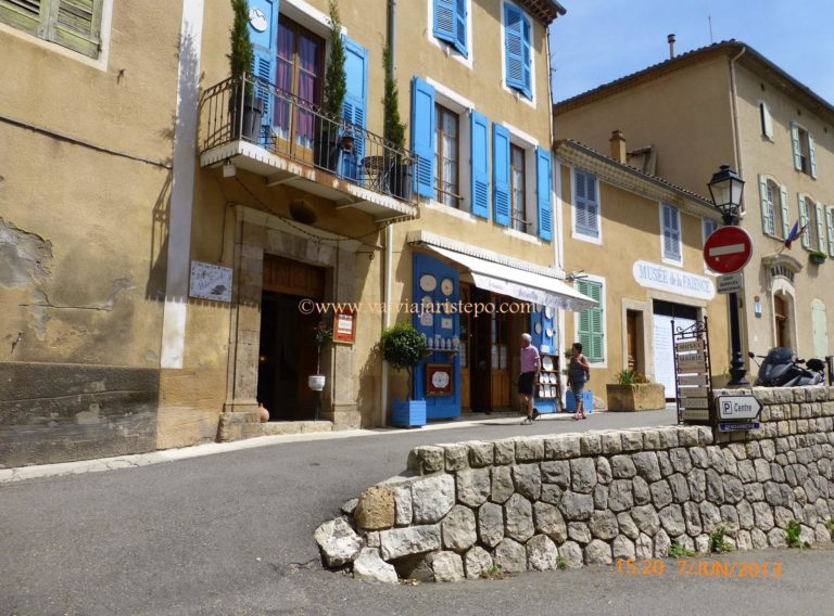 Moustiers - vila provençal que guarda muita História...