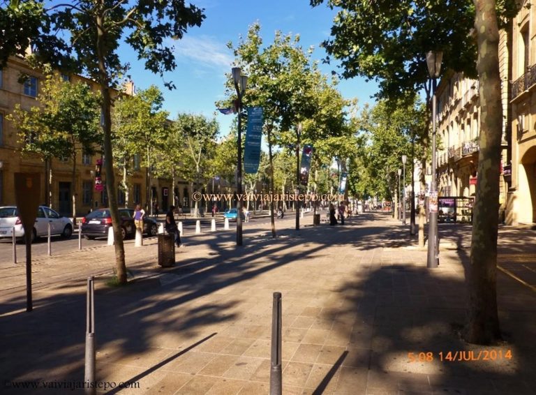 Cours Mirabearu, em Aix-en-Provence.