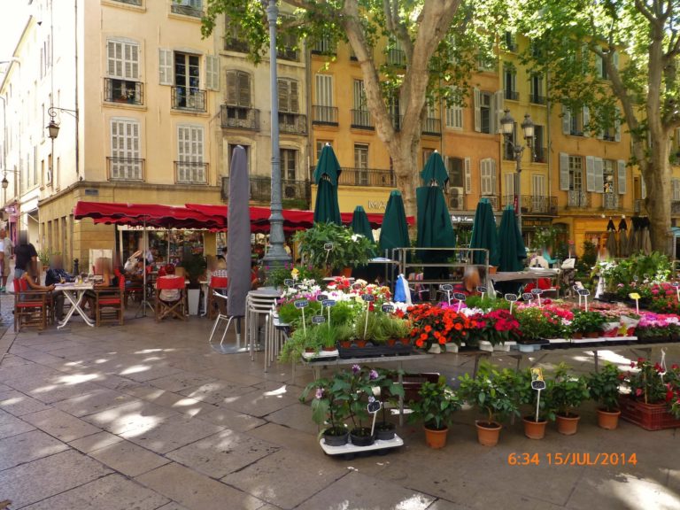 Feira de Flores da Praça da Prefeitura de Aix-en-Provence.