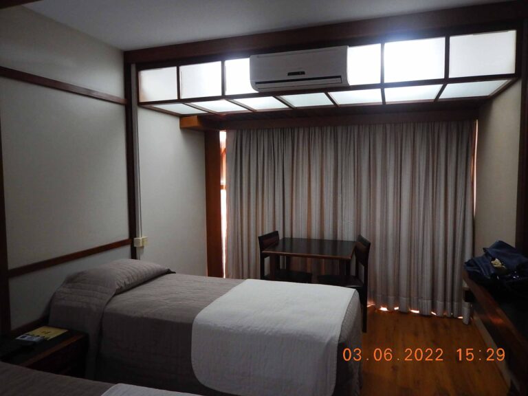 Quarto padrão do Hotel Nikko.