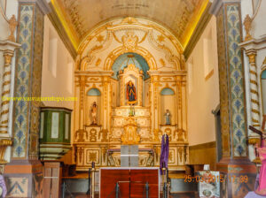 Interior da Igreja de N. S. da Lapa do Ribeirão.