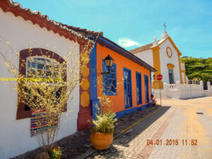 Sto Antonio de Lisboa. Ao fundo, a Igreja de N. S. das Necessidades.