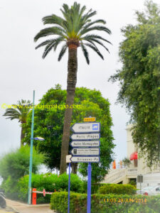 Menton - cidade próxima à fronteira com a Itália.