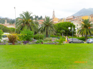 Vista da parte antiga da cidade de Menton.