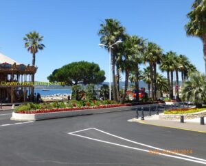 Promenade René Coty.