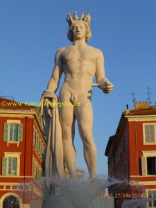 Fonte de Apolo na Praça Massena.