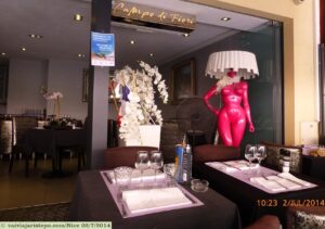 Campo di Fiori no Cours Saleya. Atendimento grosseiro e antipático.