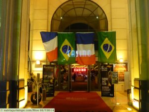 Entrada do Cassino do Palais de la Mediterranée.