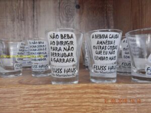 A fábrica personaliza bolachas para chás de bebês, casamentos, batizados, aniversários e outras festividades.