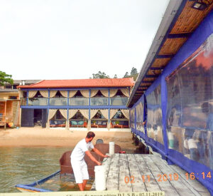 E pensar que o Rancho Açoriano é muito maior do que o que aparece na foto parece mentira.