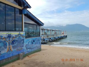 Pintura atual da fachado do Ostradamus.