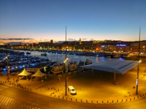 À noite, uma foto do entardecer antes de dormir. Dia seguinte partimos para Aix-en-Provence.