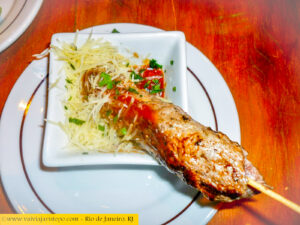 A porção generosa de esfirra estrapolou no sabor. Supimpa! As esfirras que o menu do Boteco Belmonte de Copacabana oferece são de sabor inigualável.