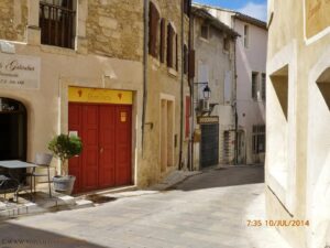 Daí a gente passa por uma esquina dessas e se pergunta: - O que terá depois daquela curva? E de curva em curva e esquina em esquina, você acaba descobrindo maravilhas...