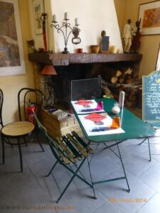 A decoração do Café era rústica e agora ganhou ares bem modernos.