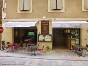 O restaurante aparentemente simples, engana. Espaço e conforto também não lhe faltam.