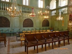 A construção desse prédio data de 1741/43 e conserva algumas partes da sinagoga que existiu naquele mesmo lugar