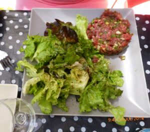 Depois apelei para um dos pratos de que gosto imensamente: stake tartare.