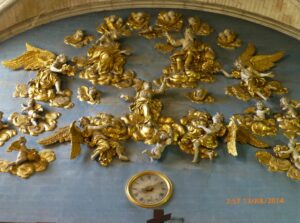 Durante a semana, uma visita guiada é possível agendar. E nos finais de semana, voluntários abrem a igreja para visitação.