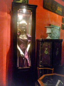 Uma saudosa Marilyn Monroe ainda brilha sob a luz de holofotes.