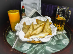 Generosa porção de pastel de camarão.