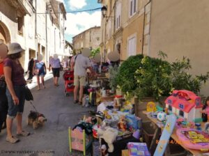 Brocante de Sainta Saturnin les Apt.