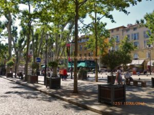 Cours Mirabeau em Aix-en-Provence.