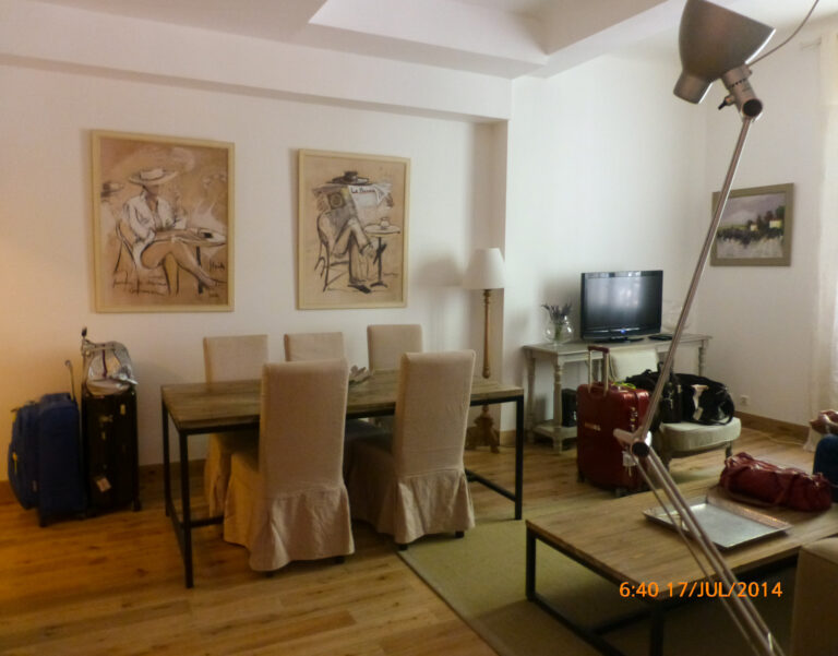 Foto de um apartamento que alugam por temporada em Aix-en-Provence.