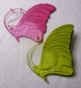 Ainda tenho destas borboletas, que adquiri em diversos tamanhos e cores.