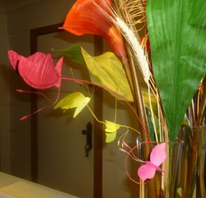 Em 2014 comprei as delicadas borboletas de papel das fotos acima. Em 2019 as maravilhas expostas nas vitrines eram caras demais para meu bolso. 