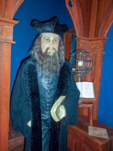 Nostradamus nasceu em 14 de dezembro de 1503, no sul da França, em Saint-Rémy-de-Provence. Era médico, astrólogo e vidente renomado.