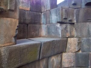 O Convento de Santo Domingo construído em cima do que restou do Templo do Sol. Foto de 1930.