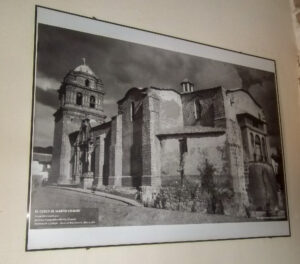 O Convento de Santo Domingo construído em cima do que restou do Templo do Sol. Foto de 1930.