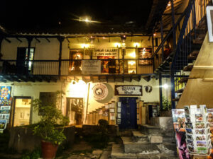 A loja de artesanatos sortidos que esqueci de rever.