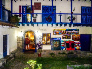 Neste centro de artesanatos o Cicciolina não brilha sozinho, mas ganhou fama e por isso vive lotado!