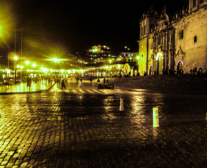 Cusco é uma cidade cujo Centro Histórico merece ser degustado em cada canto. Infelizmente, não tivemos tempo suficiente para fazermos essa merecida varredura.