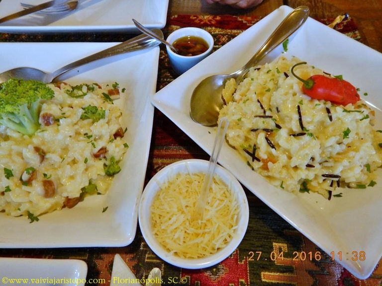 Risoto de Linguiça à esquerda e de bacalhau à direita. Fantásticos!