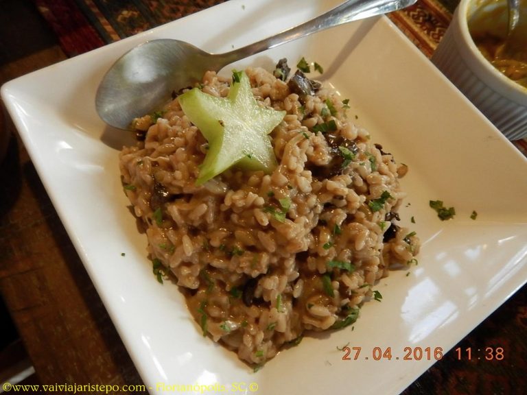 O Risoto de Fungui é para inglês nenhum botar defeito.