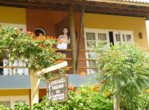 Foto da fachada da Pousada Enseada do Gostoso.