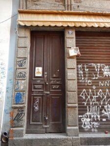 Fachada da casa onde morou Carmem Miranda, na Praça XV do Rio de Janeiro.