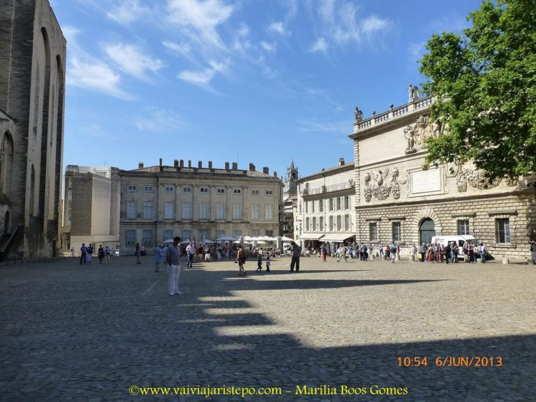 Place du Palais de Avignon.