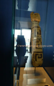 Uma embalagem  de perfume egípcia.