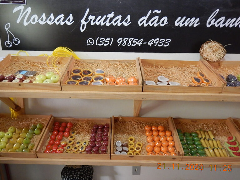 Observem o porquê de esta loja encher...